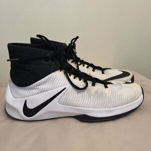 Nike Zoom Hyperdunk Clearout Hightop Sneakers, White/Black- Size 11.5